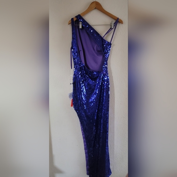 Mac Duggal, Sequined One Shoulder Asymmetrical Hem Gown, Violet, Size 8, NWT - Picture 9 of 14